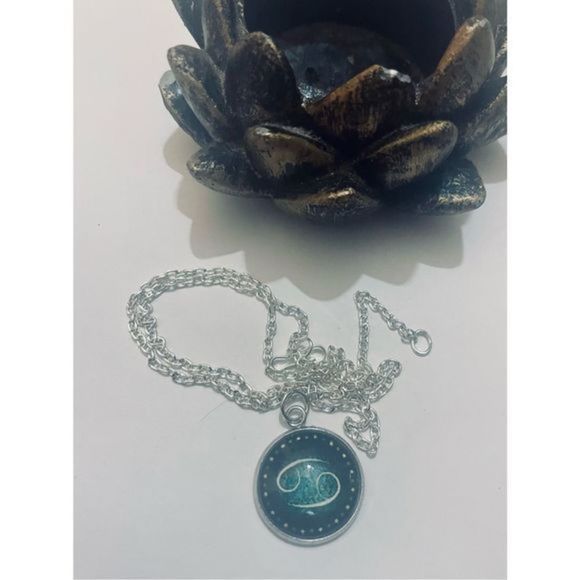 CANCER GREEN GLOW IN THE DARK ZODIAC STAR SIGN HOROSCOPE NECKLACE - Picture 6 of 15